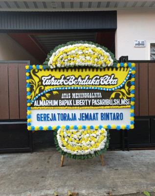 Papan Bunga Duka di Tanjung Uma